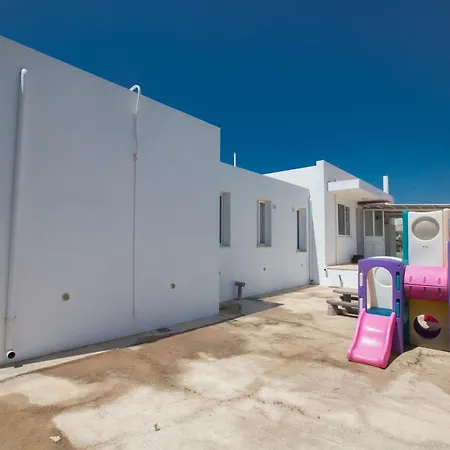 Moderne Ferienvilla In Hébergement de vacances Ayía Nápa
