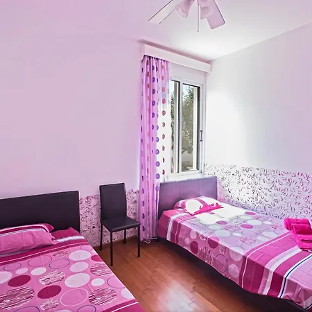 Ferienhaus Moderne Ferienvilla In *